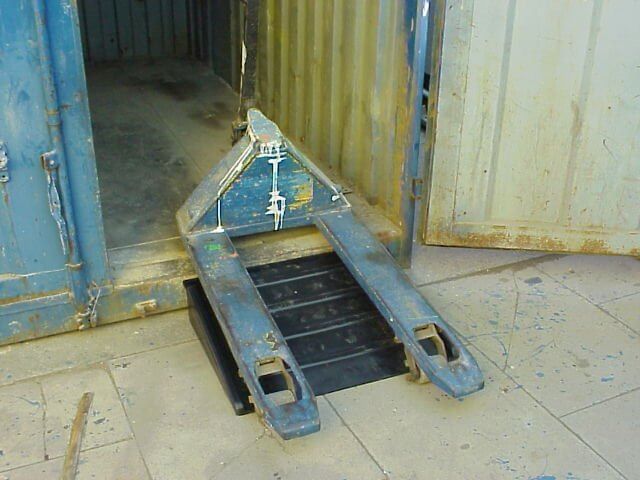 Container Ramp - Yellow Shield