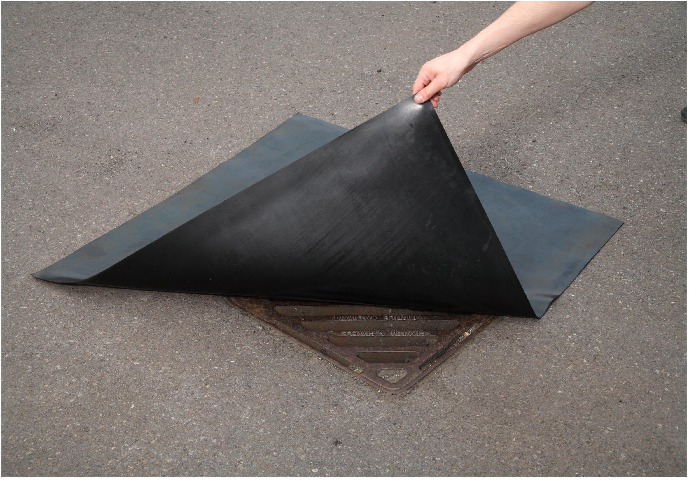 Safety Spill Control Brady 31112LS Magnetic Drain Cover - 36x24 Inch ...